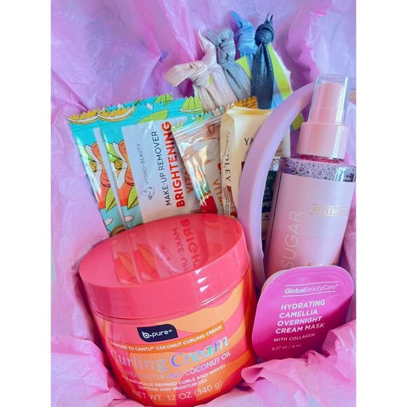 Beauty Gift Box Skincare & Hair Care Set With Curl Cream Mask Headband & More - Picture 2 of 7